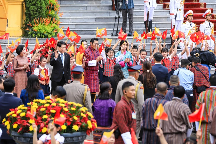 Chủ tịch nước Lương Cường chủ trì lễ đón cấp nhà nước Quốc vương Bhutan - Ảnh 3.