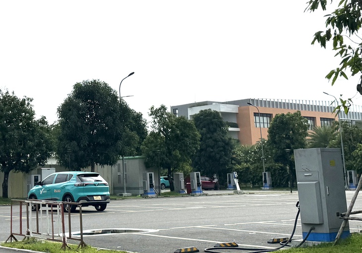 Chung cư 'nhà mình' cho sạc xe điện: Người dân thấy tiện, sẵn sàng chuyển đổi xanh - Ảnh 5.