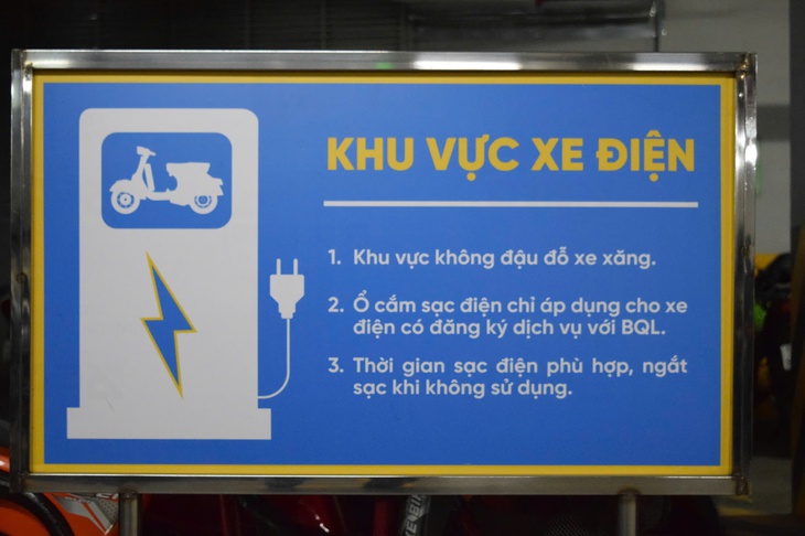 Chung cư 'nhà mình' cho sạc xe điện: Người dân thấy tiện, sẵn sàng chuyển đổi xanh - Ảnh 3.