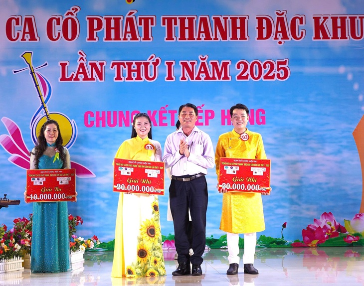 Chàng trai 16 tuổi đoạt giải nhất Tiếng hát ca cổ phát thanh đặc khu Côn Đảo 2025 - Ảnh 2. Côn Đảo - Ảnh 2.