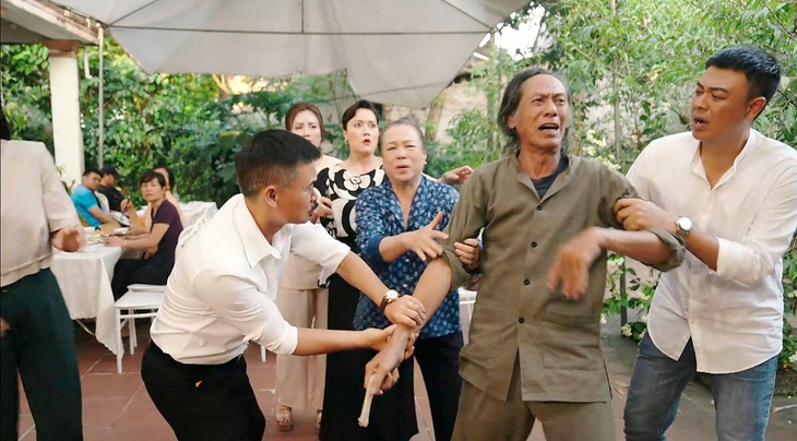 Có anh, nơi ấy bình yên - Ảnh 1.