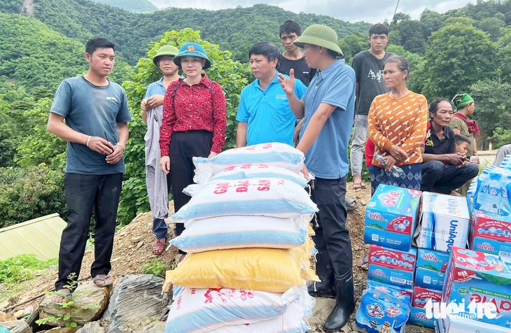 cứu trợ - Ảnh 3.