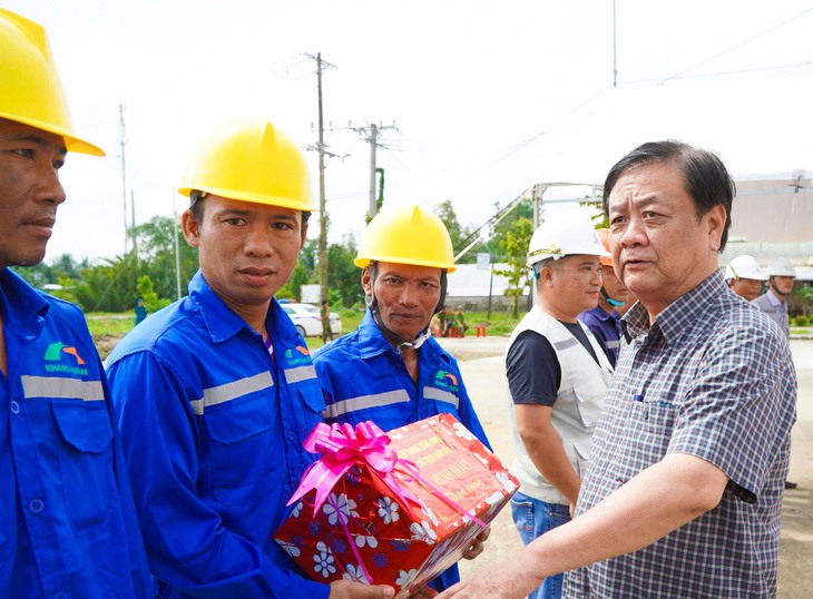 Đền bù, giải phóng mặt bằng làm dự án đường Hồ Chí Minh cần thỏa đáng, chia sẻ với dân - Ảnh 2.