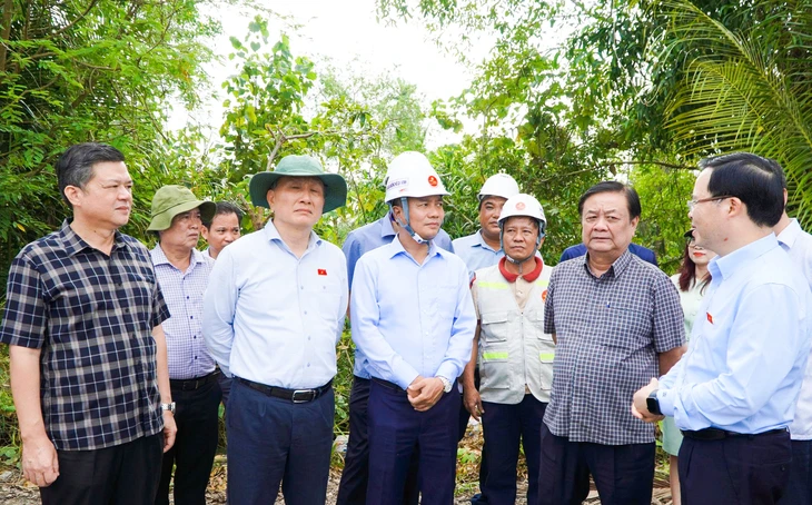 Đền bù, giải phóng mặt bằng làm dự án đường Hồ Chí Minh cần thỏa đáng, chia sẻ với dân - Ảnh 1.
