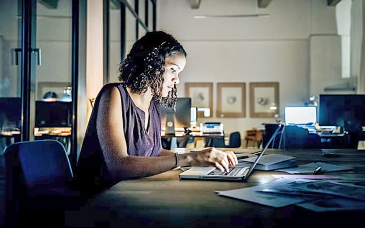 Úc cung cấp 3 giờ điện mặt trời miễn phí mỗi ngày cho người dân - Ảnh 1.