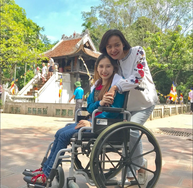 Lê Hiền Hạnh, cô gái khuyết tật trong phim 'Đảo của dân ngụ cư', qua đời ở tuổi 38 - Ảnh 2. Lê Hiền Hạnh, cô gái khuyết tật trong phim 'Đảo của dân ngụ cư', qua đời ở tuổi 38 - Ảnh 2.