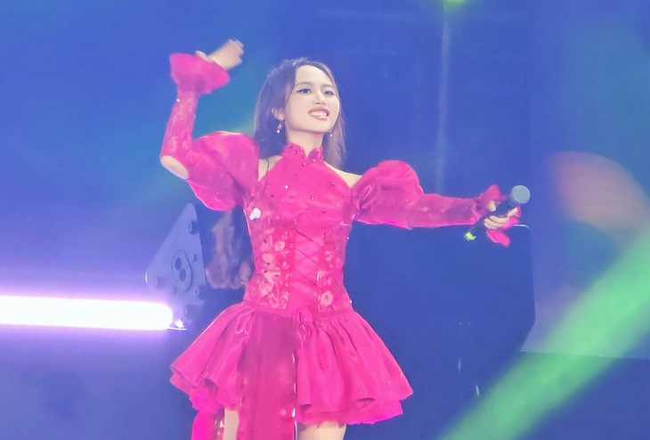 Phương Mỹ Chi hát cao chót vót trước hàng ngàn khán giả sau thành công Sing! Asia - Ảnh 1. Phương Mỹ Chi - Ảnh 1.
