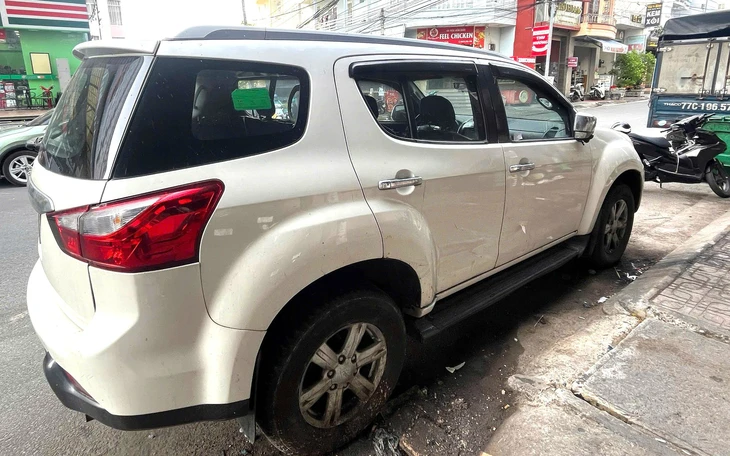 Vụ xe hơi bị 'bỏ rơi' cả năm ở Nha Trang: Người đàn ông quốc tịch Trung Quốc mượn xe nhưng không trả - Ảnh 2.
