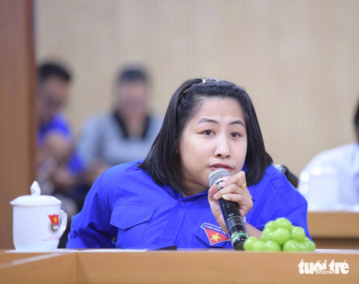 Nằm liệt giường vẫn livetream bán hàng online - Ảnh 1.