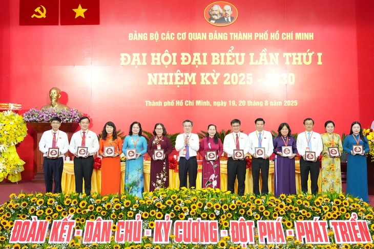 Ông Nguyễn Thanh Nghị làm bí thư Đảng ủy các cơ quan Đảng TP.HCM nhiệm kỳ 2025 - 2030 - Ảnh 2.