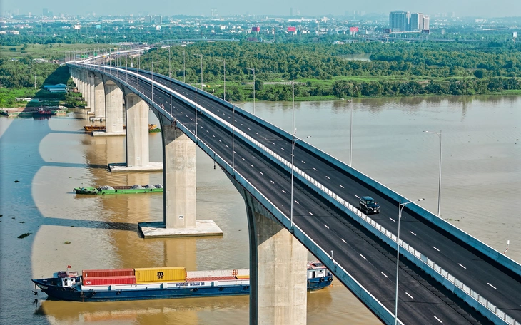 Nhiều xe đi lộn vào cầu Nhơn Trạch ngày đầu thông xe - Ảnh 3.