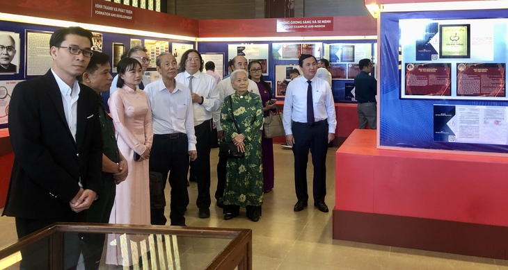 Bảo tàng Tôn Đức Thắng tiếp nhận phim tư liệu quý về Bác Tôn - Ảnh 4.