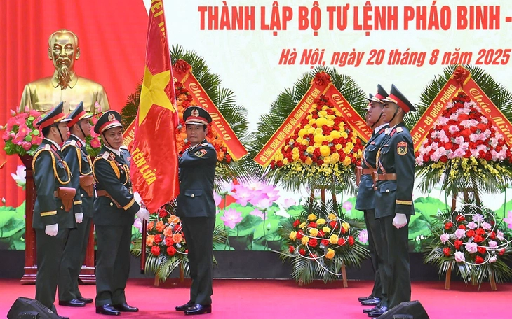 Tổng Bí thư, Chủ tịch nước Tô Lâm dự lễ kỷ niệm 80 năm Bộ đội Pháo binh - Tên lửa - Ảnh 6.