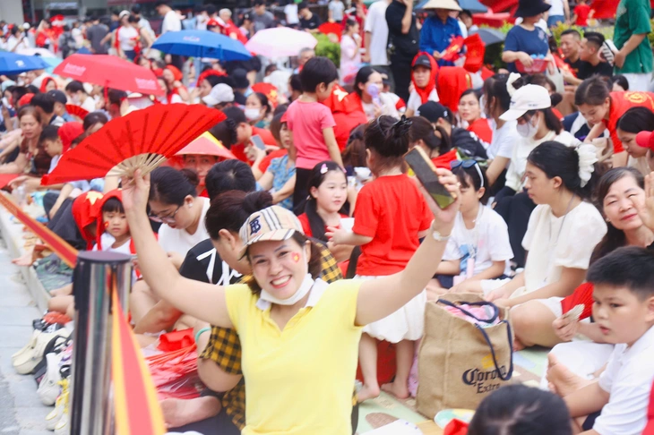 diễu binh - Ảnh 1.