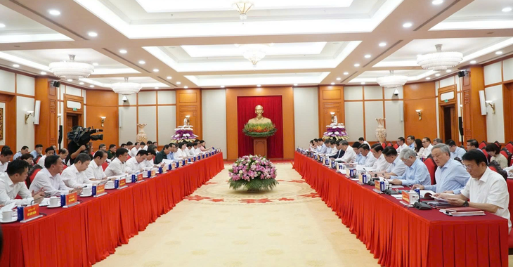 Bộ Chính trị cho ý kiến đề án nhân sự Đại hội Đảng bộ TP.HCM, Hà Nội - Ảnh 1.