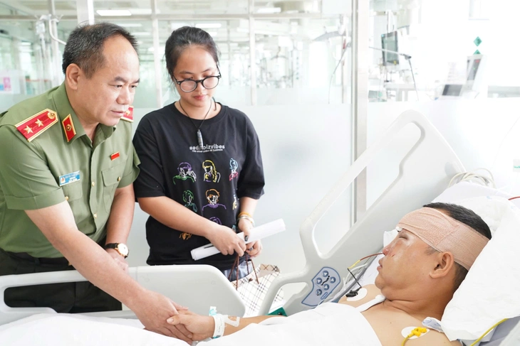 đại úy - Ảnh 1.
