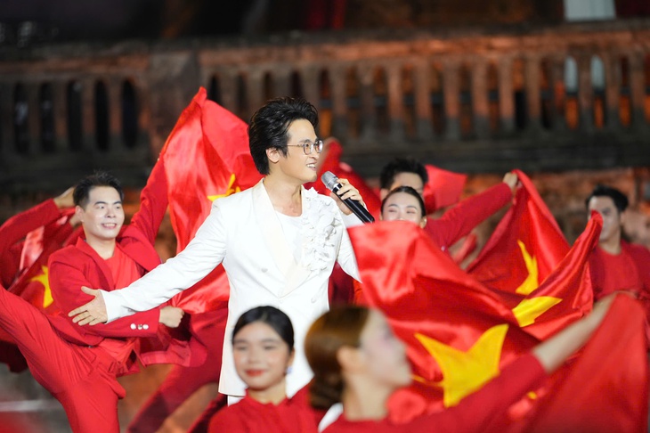 Hành trình nắm bắt thời cơ vàng đầy tự hào của dân tộc- Ảnh 3. Hành trình nắm bắt thời cơ vàng đầy tự hào của dân tộc - Ảnh 3.