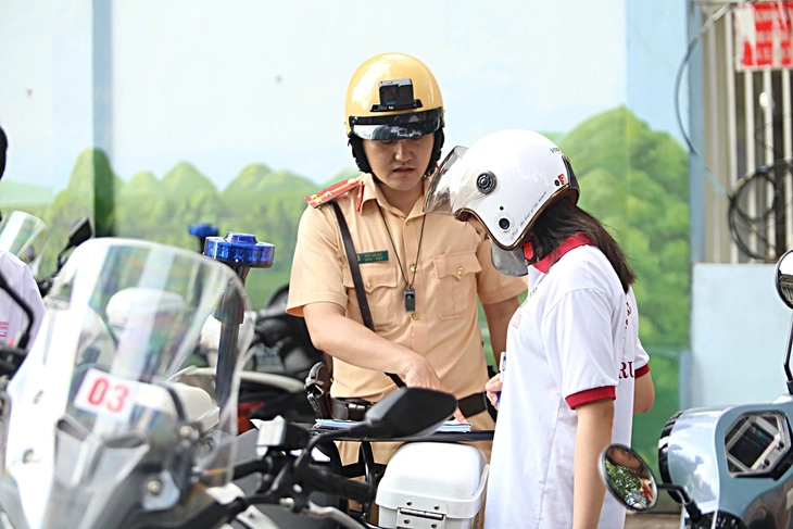 Bị khởi tố vì giao xe cho con, bài học đắt giá - Ảnh 1. giao xe cho con - Ảnh 1.
