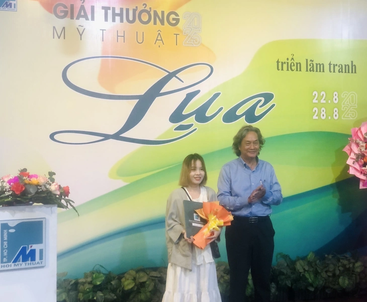 tranh lụa - Ảnh 2. tranh lụa - Ảnh 2.
