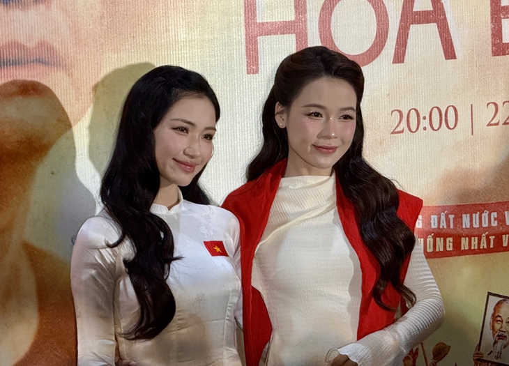 Mới sáng sớm, Hòa Minzy đã khiến hàng trăm người khóc nức nở - Ảnh 4.