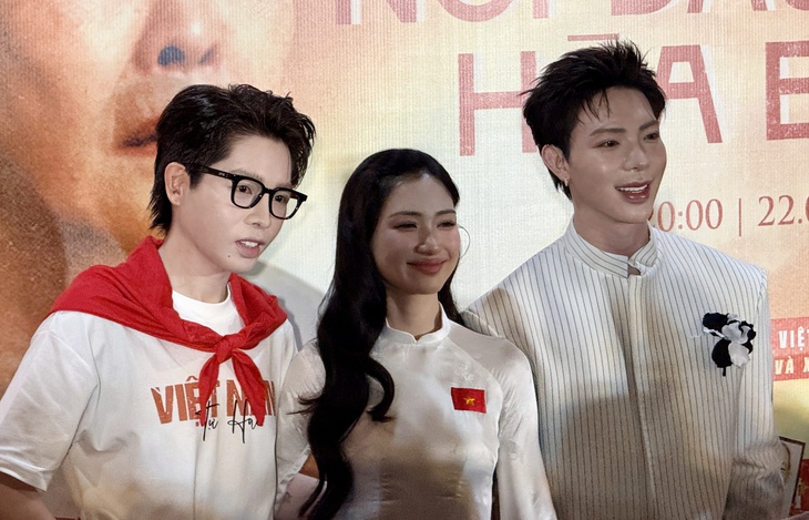 Mới sáng sớm, Hòa Minzy đã khiến hàng trăm người khóc nức nở - Ảnh 7.