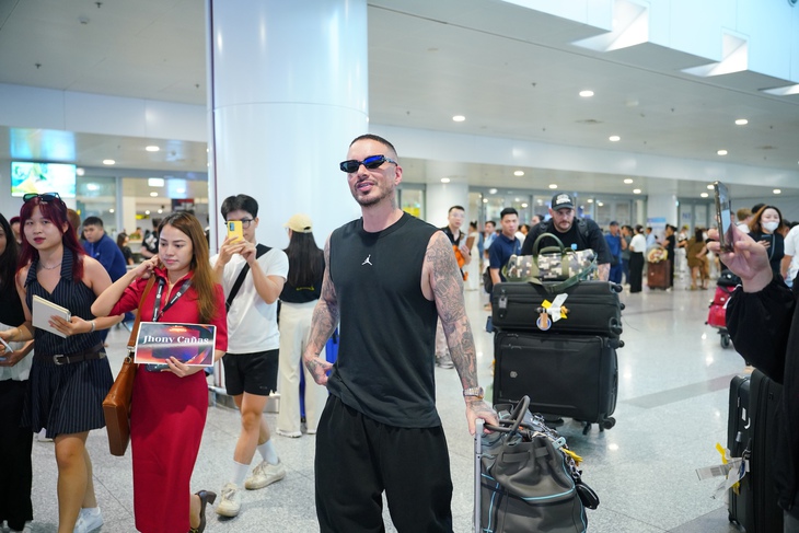 j-balvin-2-17558516486552088745139.jpg