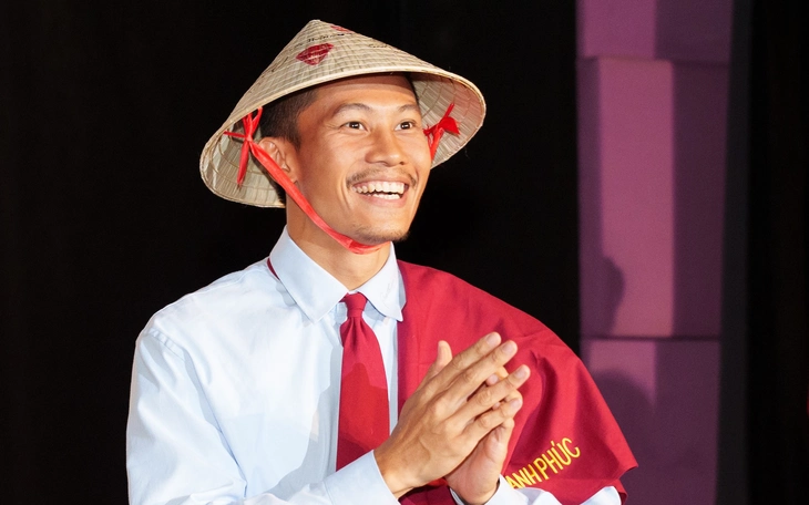 Mưa đỏ ra rạp; Ai sẽ là quán quân Em xinh say hi?- Ảnh 2.