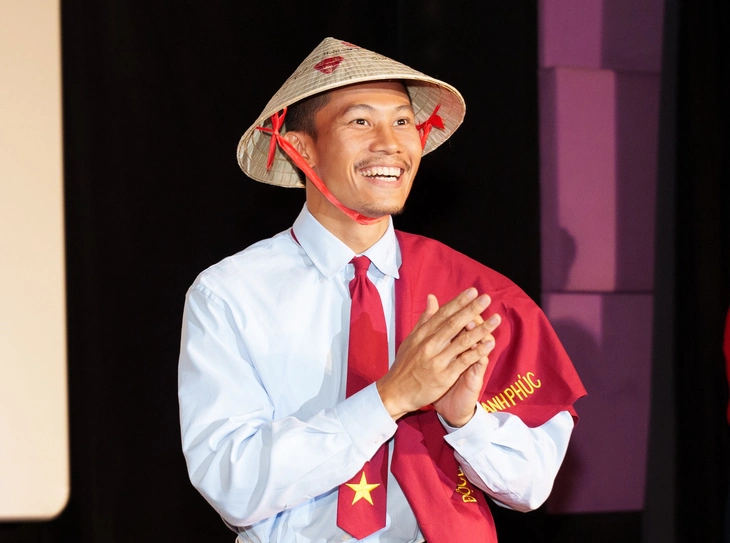 'Mưa đỏ' bùng nổ doanh thu với 22 tỉ đồng sau một buổi tối - Ảnh 1. Mưa đỏ - Ảnh 1.