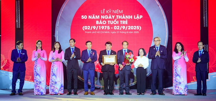 báo tuổi trẻ - Ảnh 1.