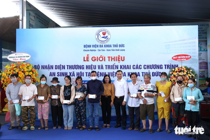 Bệnh viện TP Thủ Đức đổi tên thành Bệnh viện Đa khoa Thủ Đức, ra mắt bộ nhận diện mới - Ảnh 4.