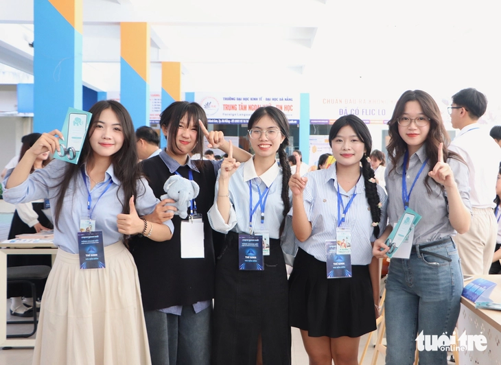 Hàng trăm sinh viên, chuyên gia cả nước tham gia ngày hội khởi nghiệp tại Đà Nẵng - Ảnh 1.
