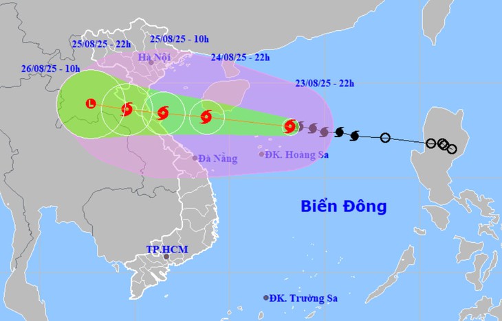 Bão số 5 tiếp tục mạnh lên đầu cấp 11, vào gần bờ sẽ đạt cường độ mạnh nhất - Ảnh 1. Bão số 5 tiếp tục mạnh lên đầu cấp 11, vào gần bờ sẽ đạt cường độ mạnh nhất - Ảnh 1.