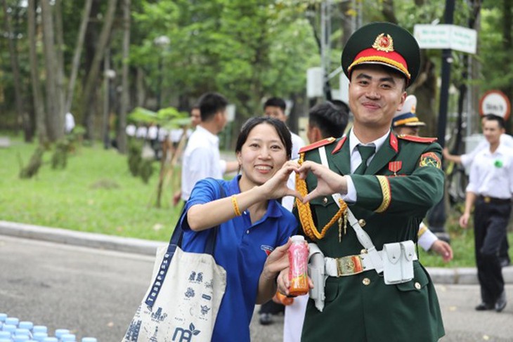 Sản phẩm TH tự hào tiếp sức các chiến sỹ và người dân tại đại lễ 2-9 - Ảnh 1. Sản phẩm TH tự hào tiếp sức các chiến sĩ và người dân tại đại lễ 2-9 - Ảnh 1.