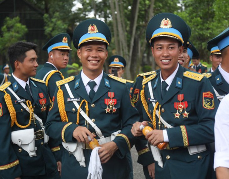 Sản phẩm TH tự hào tiếp sức các chiến sỹ và người dân tại đại lễ 2-9 - Ảnh 4. Sản phẩm TH tự hào tiếp sức các chiến sĩ và người dân tại đại lễ 2-9 - Ảnh 5.