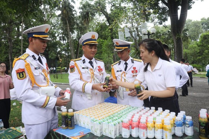 Sản phẩm TH tự hào tiếp sức các chiến sỹ và người dân tại đại lễ 2-9 - Ảnh 6. Sản phẩm TH tự hào tiếp sức các chiến sĩ và người dân tại đại lễ 2-9 - Ảnh 7.