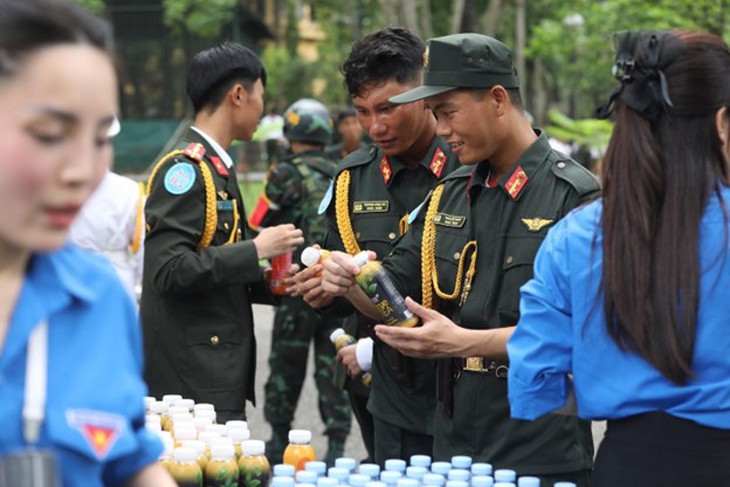 Sản phẩm TH tự hào tiếp sức các chiến sỹ và người dân tại đại lễ 2-9 - Ảnh 9. Sản phẩm TH tự hào tiếp sức các chiến sĩ và người dân tại đại lễ 2-9 - Ảnh 10.