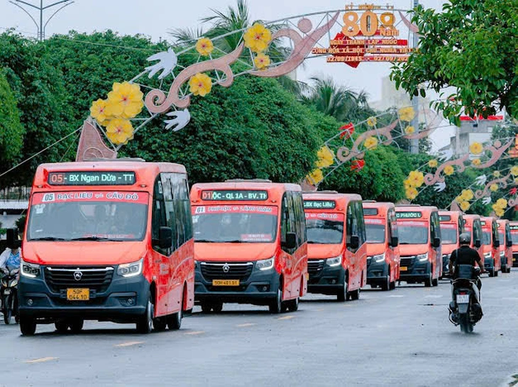 Cà Mau khai trương các tuyến xe buýt chất lượng cao giá đi 1km dưới 1.000 đồng - Ảnh 1.