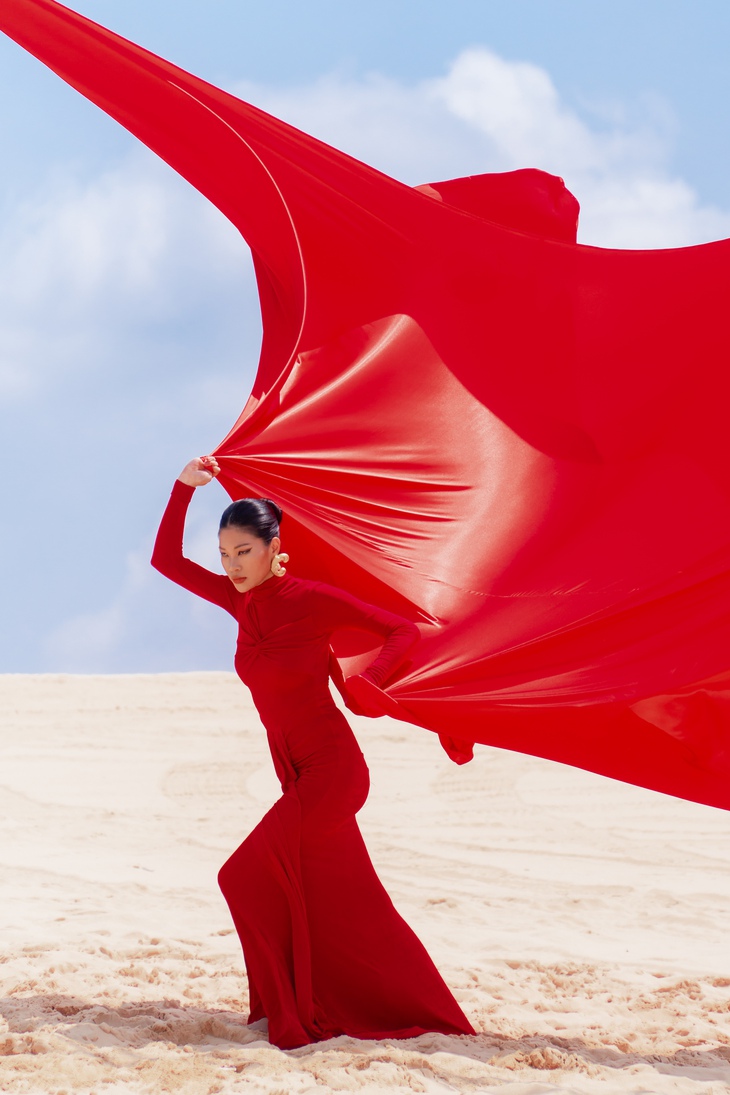 Vietnam’s Next Top Model loại người giỏi liên tục, khó chịu vô cùng! - Ảnh 5. Vietnam’s Next Top Model loại người giỏi liên tục, khó chịu vô cùng! - Ảnh 5.