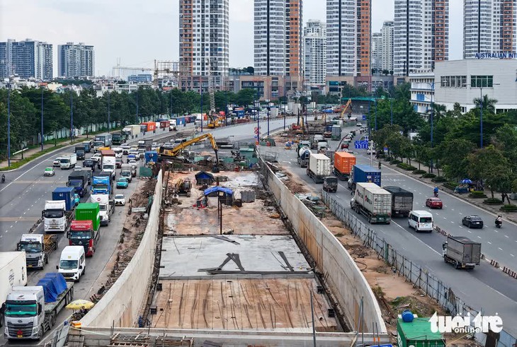 4 gói thầu ở nút giao An Phú thuộc diện 'cảnh báo đỏ': Chờ giải pháp đột phá tuần tới- Ảnh 1. 4 gói thầu ở nút giao An Phú thuộc diện 'cảnh báo đỏ': Chờ giải pháp đột phá tuần tới- Ảnh 1.