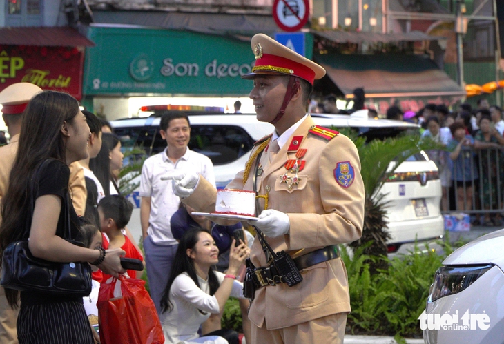 diễu binh - Ảnh 2.