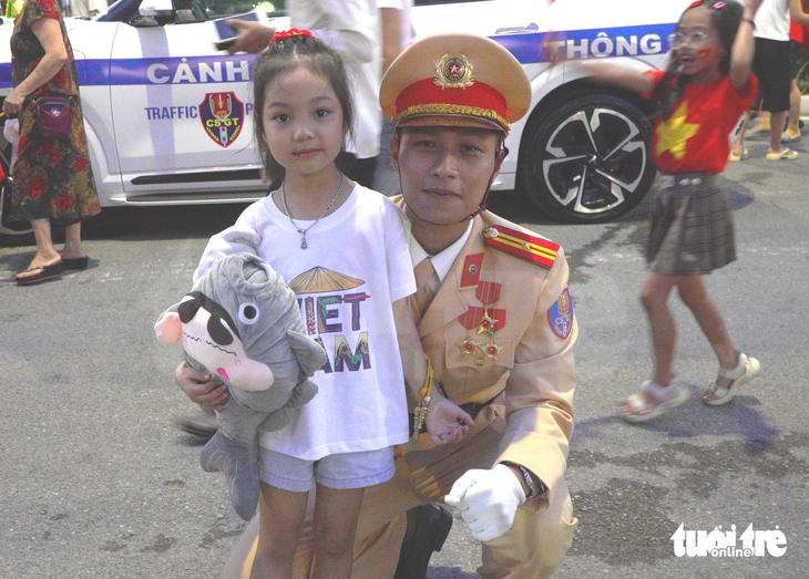 diễu binh - Ảnh 1.