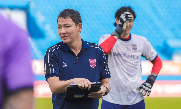 Vòng 2 V-League 2025 - 2026: Thách thức cho HLV Anh Đức - Ảnh 1. Vòng 2 V-League - Ảnh 1.