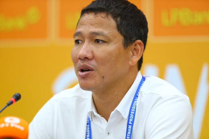 thẻ đỏ - Ảnh 1.