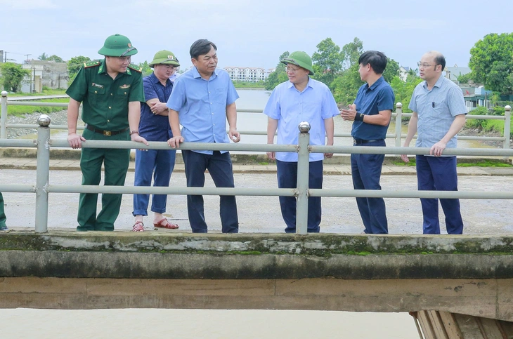 Thanh Hóa sẵn sàng di dời dân ứng phó với bão số 5 - Ảnh 2.