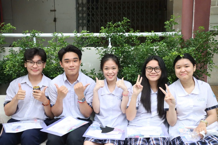 Nghịch lý tuyển sinh: đề khó nhưng điểm chuẩn cao- Ảnh 1. điểm chuẩn - Ảnh 1.