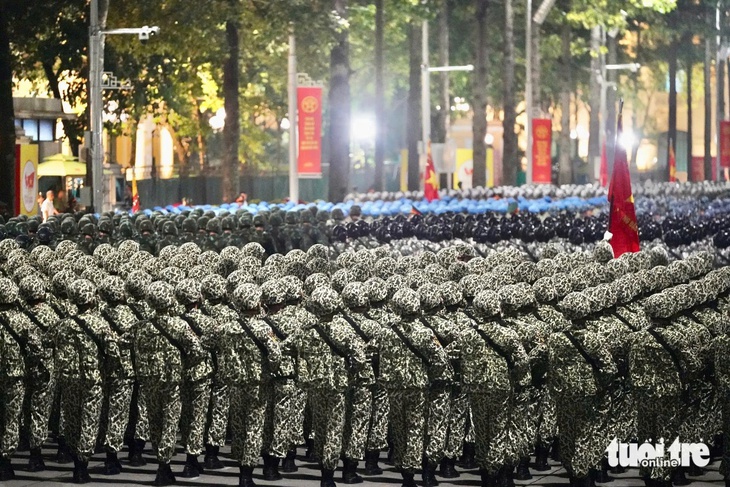 Quân đội nhân dân vững bước dưới cờ Đảng quang vinh - Ảnh 4.