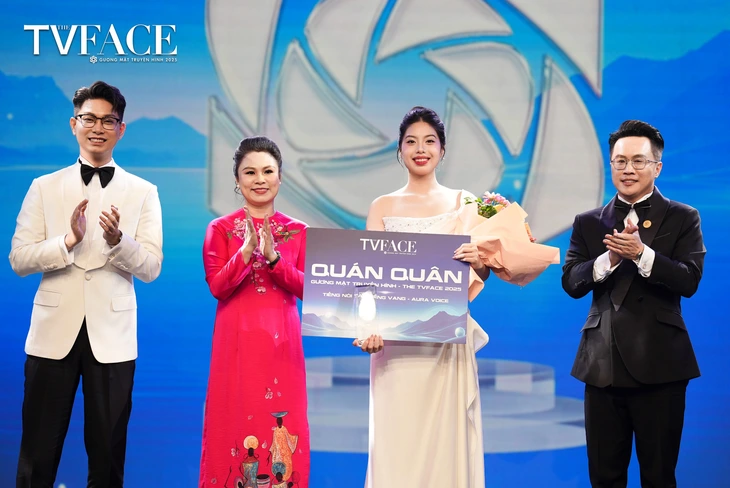 Thi MC như thi hoa hậu, nam vương - Ảnh 1. MC - Ảnh 1.