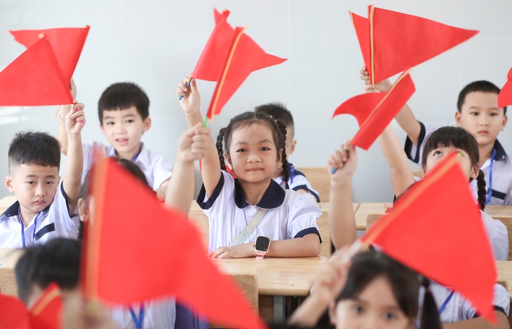 Đến trường với niềm hạnh phúc - Ảnh 1. Trường học - Ảnh 1.