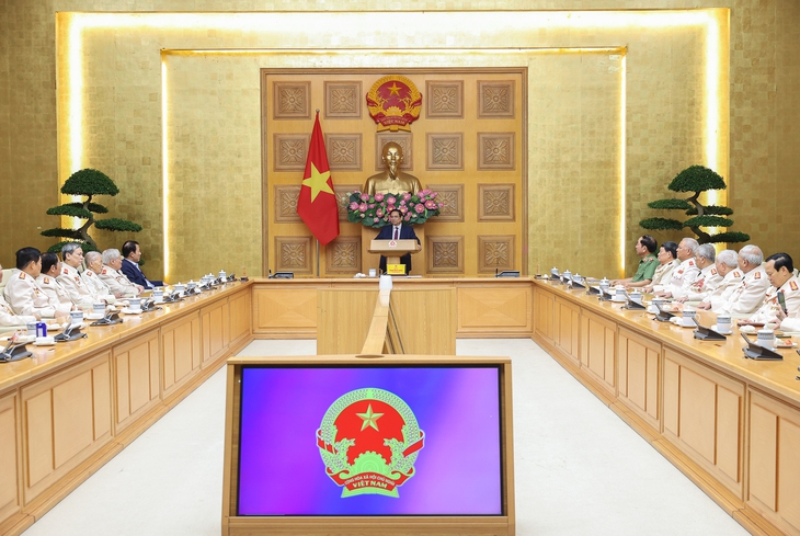 Thủ tướng gặp mặt, tri ân lực lượng Công an chi viện chiến trường miền Nam- Ảnh 3. Thủ tướng gặp mặt, tri ân lực lượng công an chi viện chiến trường miền Nam - Ảnh 1.