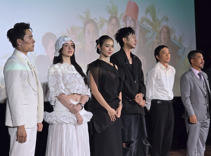 Hoài Linh cười khi nghe tin đồn mình 'chết, đột quỵ' - Ảnh 2. Hoài Linh - Ảnh 2.